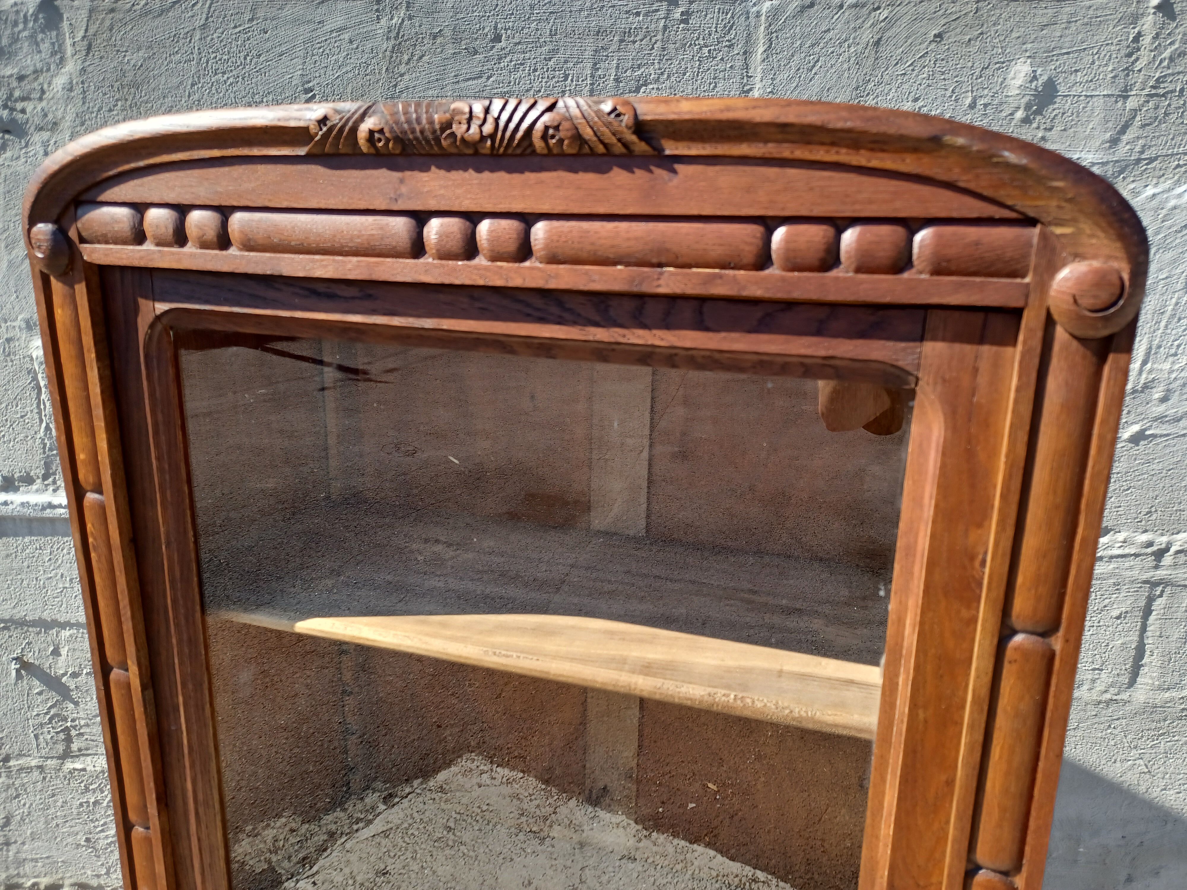 Art deco showcase