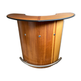 Boat bow-shaped bar