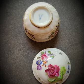 Pot à crème porcelaine fine ancienne