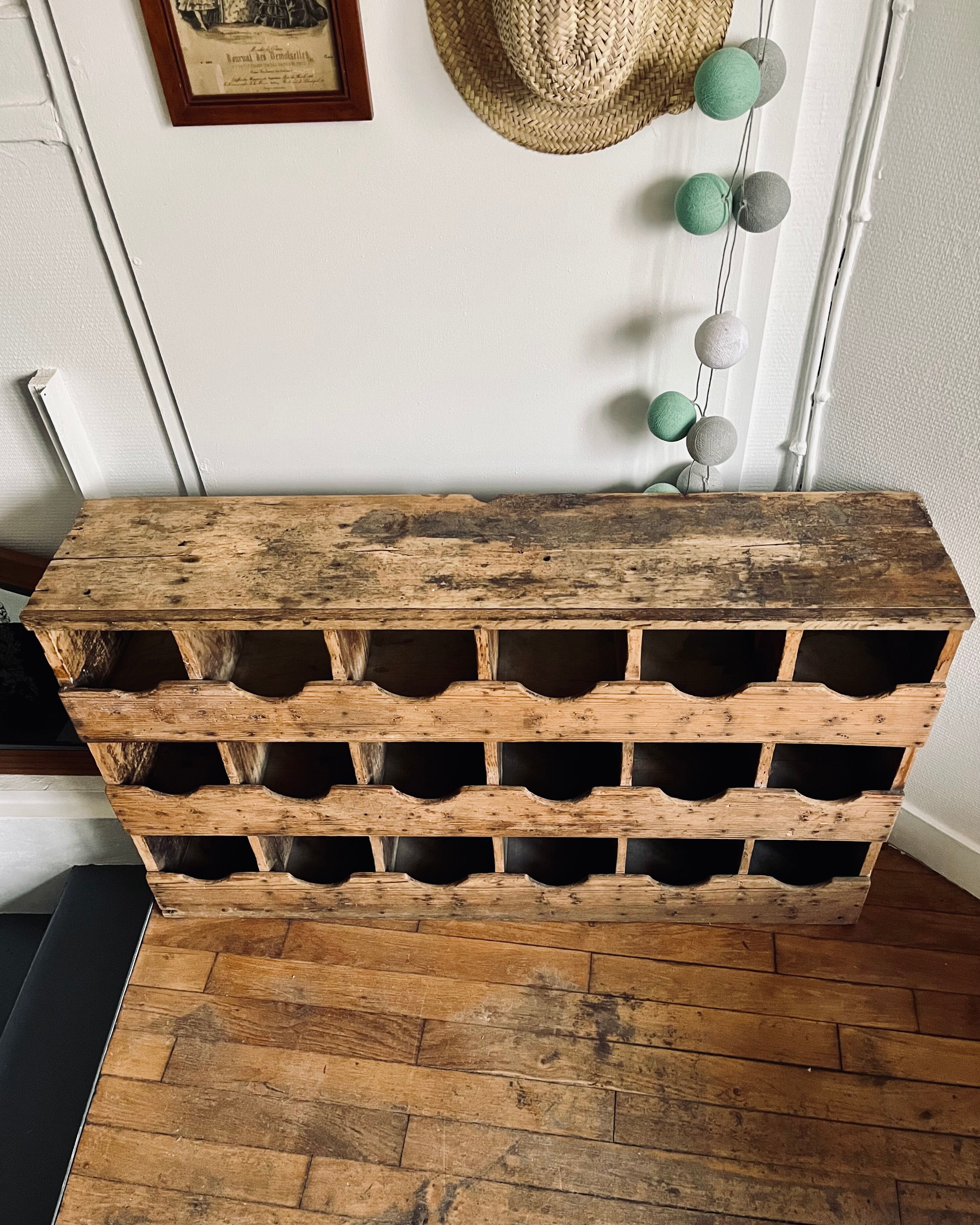 Trade furniture with lockers