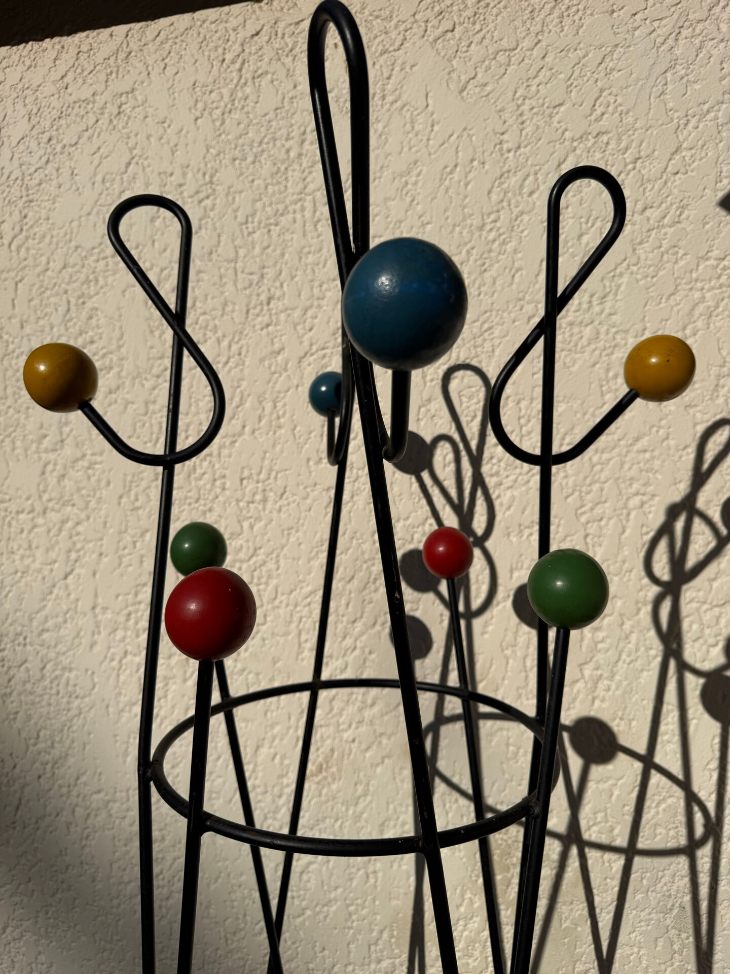"Treble clef" coat rack Roger Ferraud