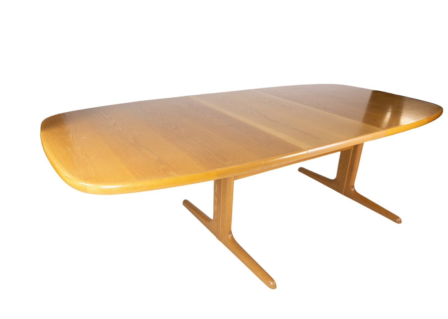 Dining table in oak of danish design manufactured by Skovby Furniture Factory from the 1960s.