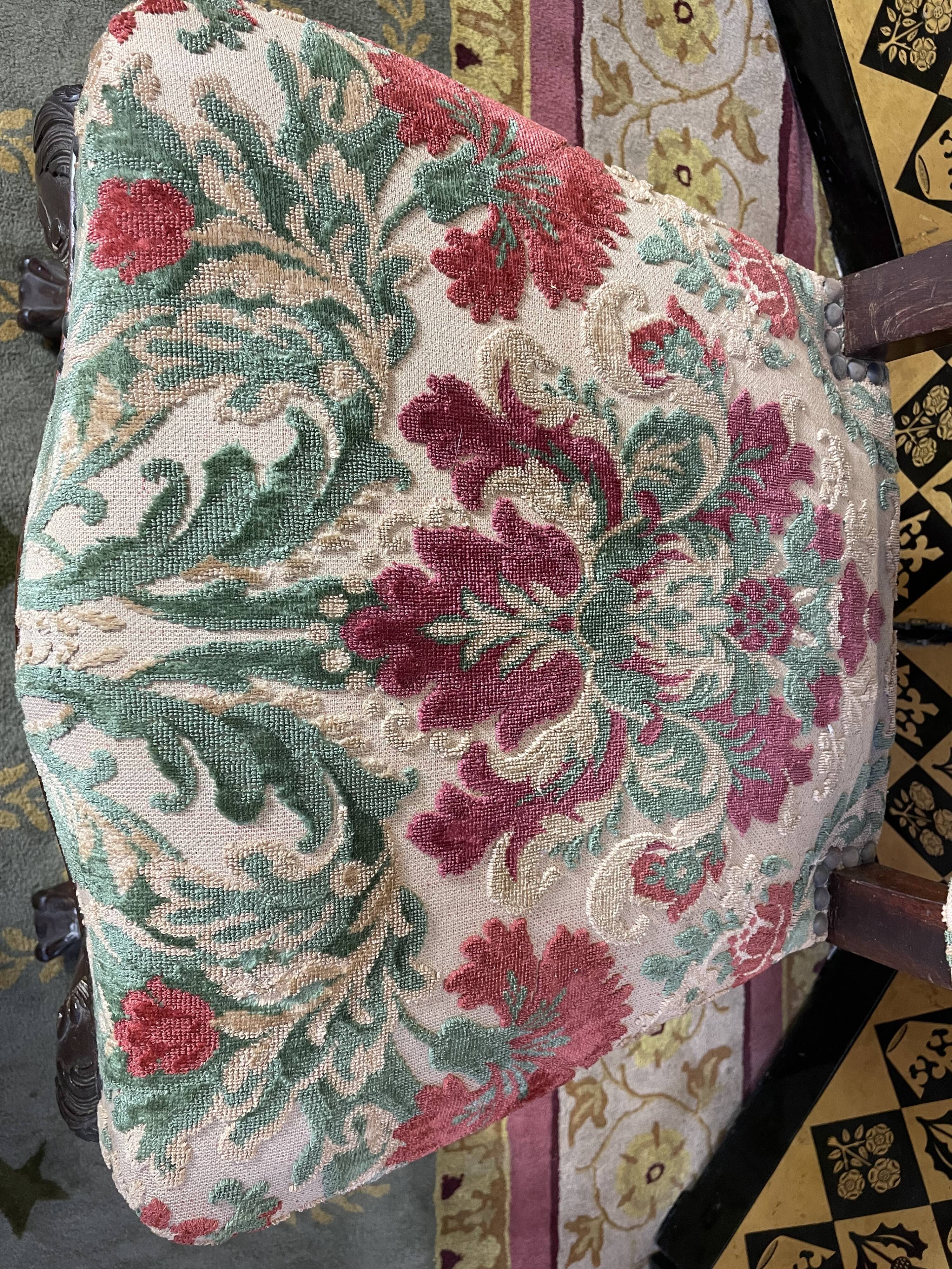 Suite of 6 velvet English chairs