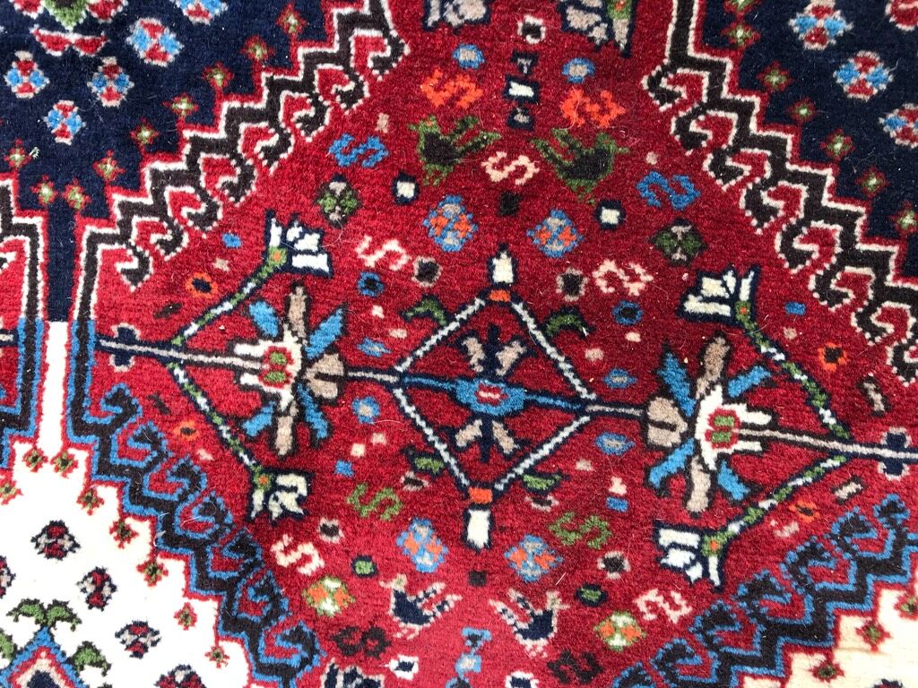 Abadeh Persian rug  105 x 144 cm