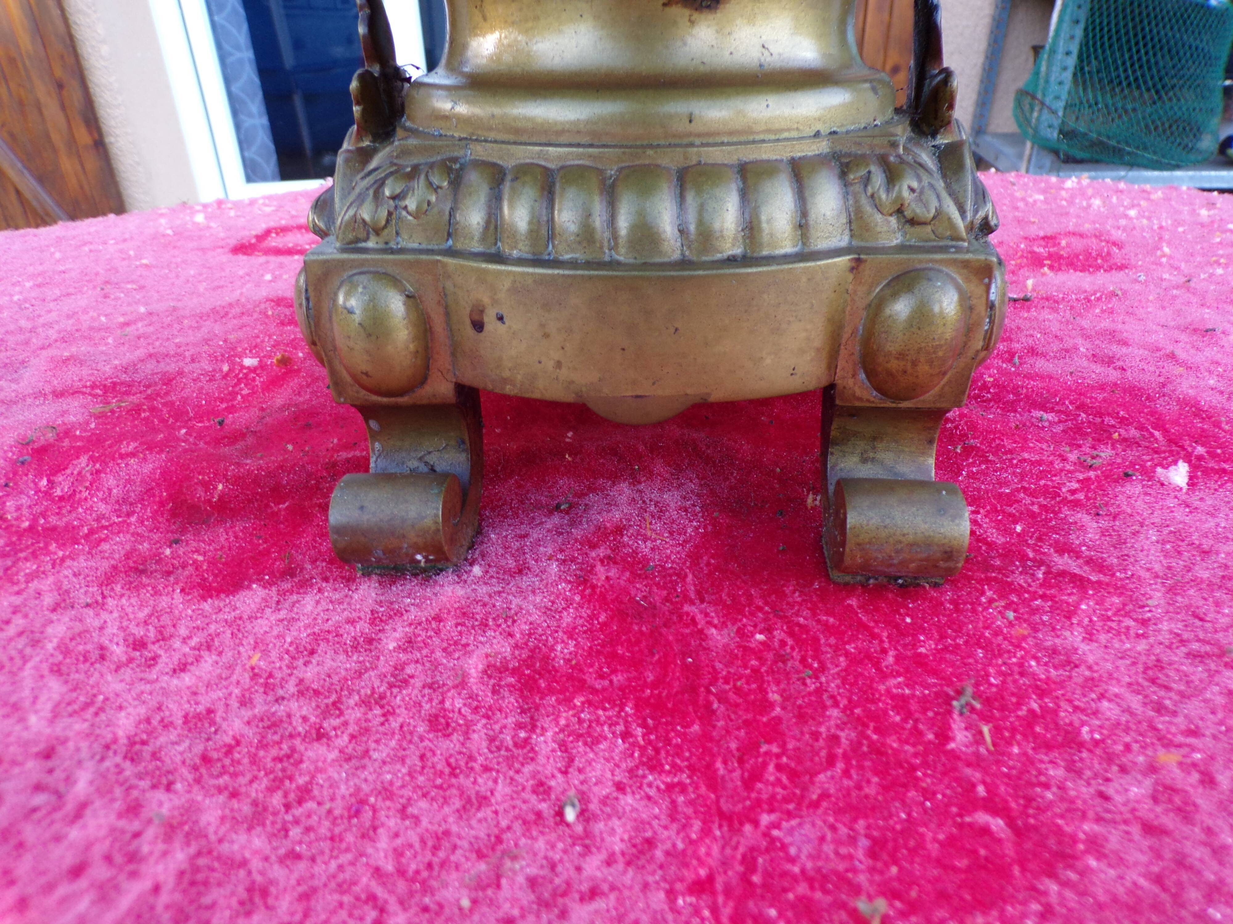 Bronze Lamp 19th decoration at the Antique