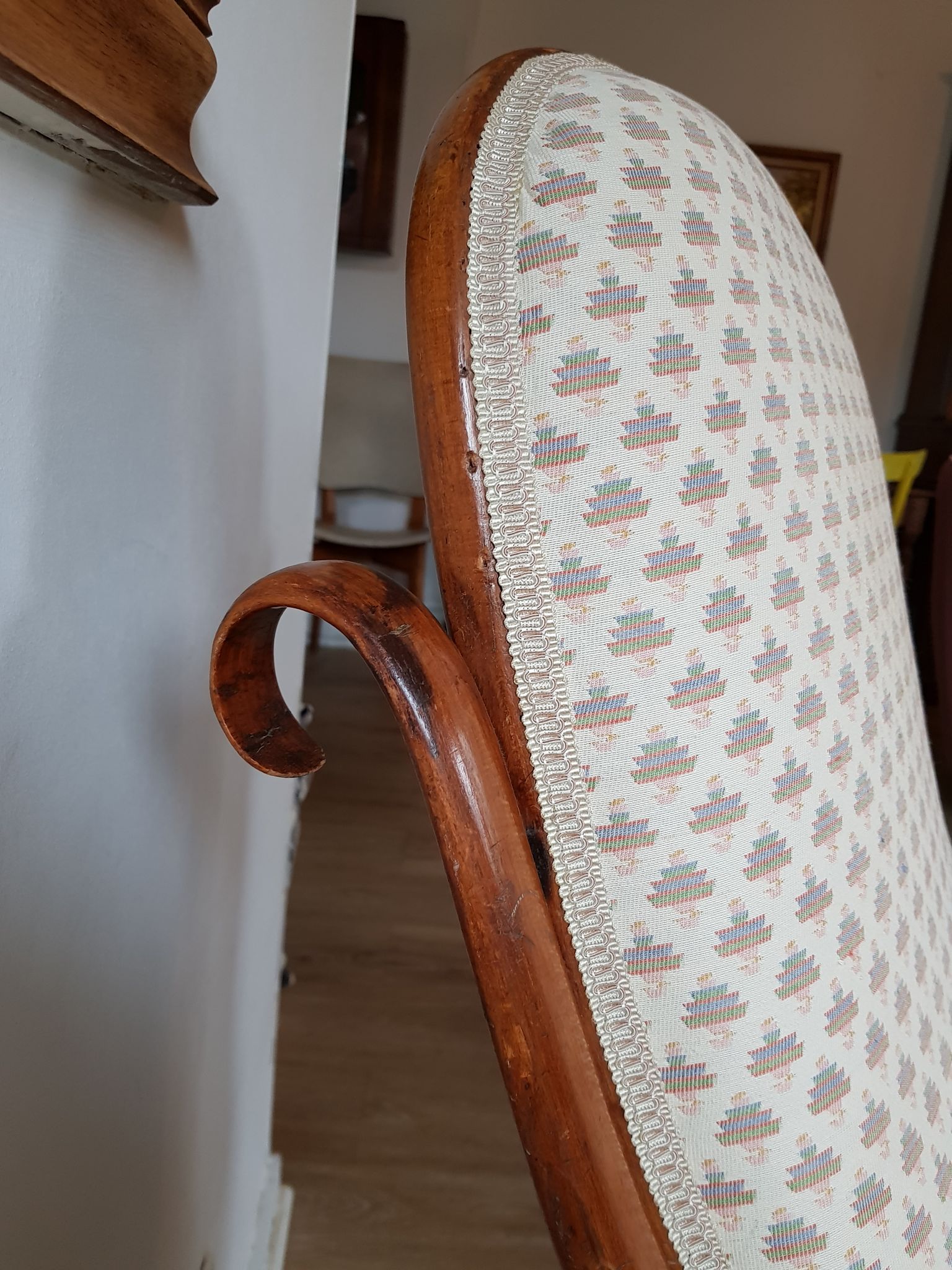 Curved wooden chair at the beginning of THE 20th century