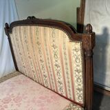 Antique Louis XVI style daybed in carved wood and patterned fabric