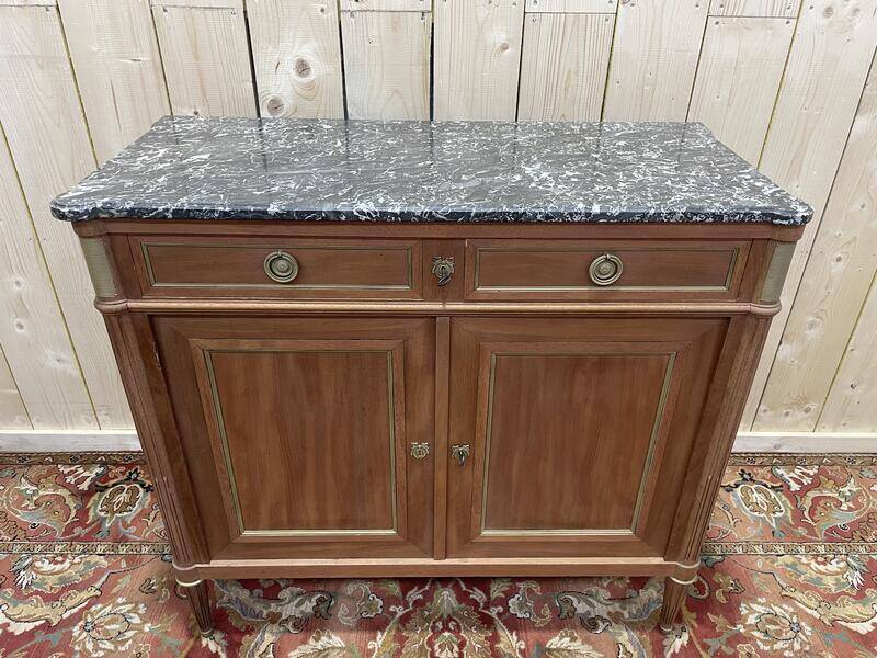 Buffet bas de style Louis XVI en acajou et marbre