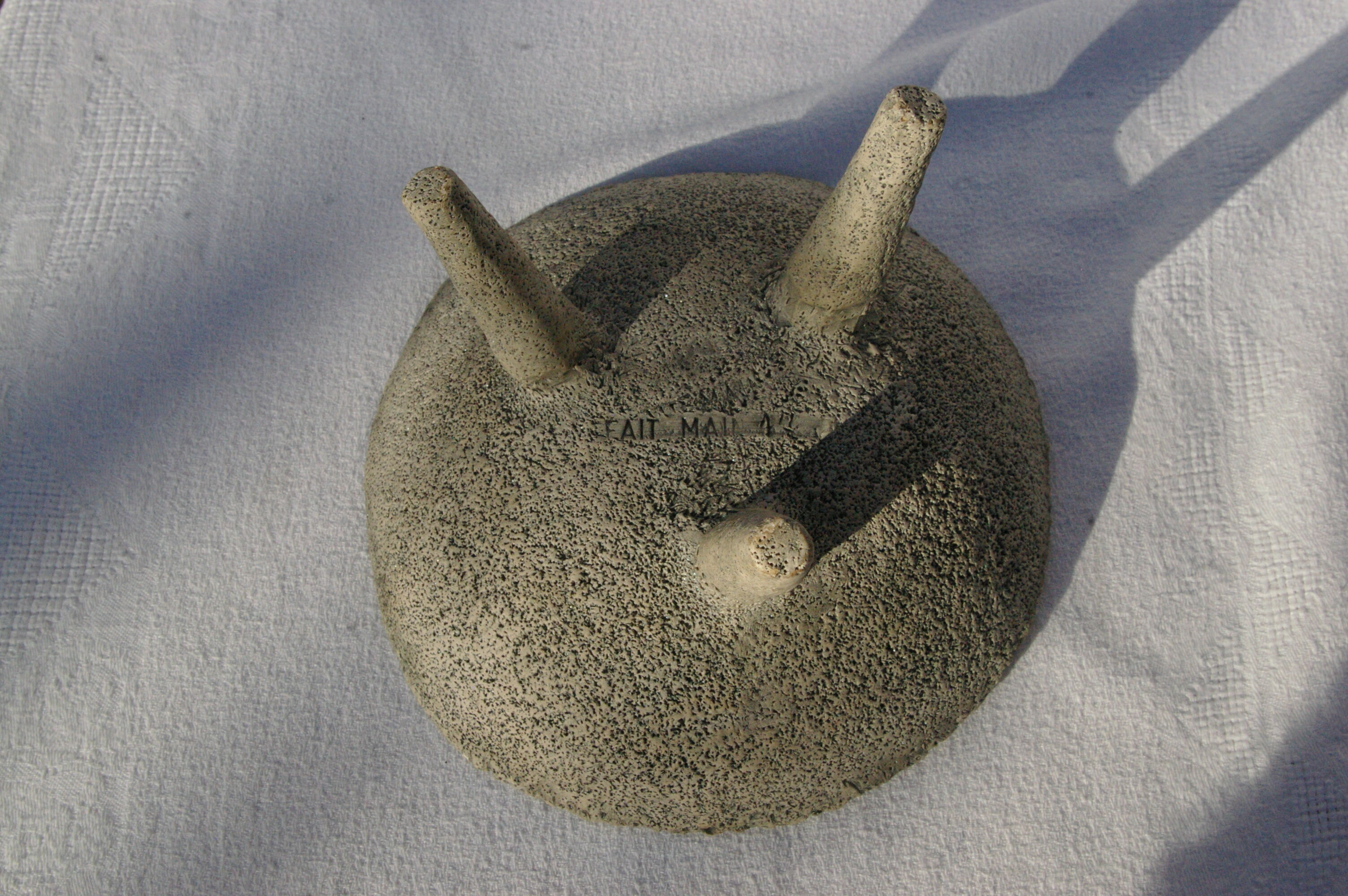 Vintage tripod cut ceramic lava way and rock decoration