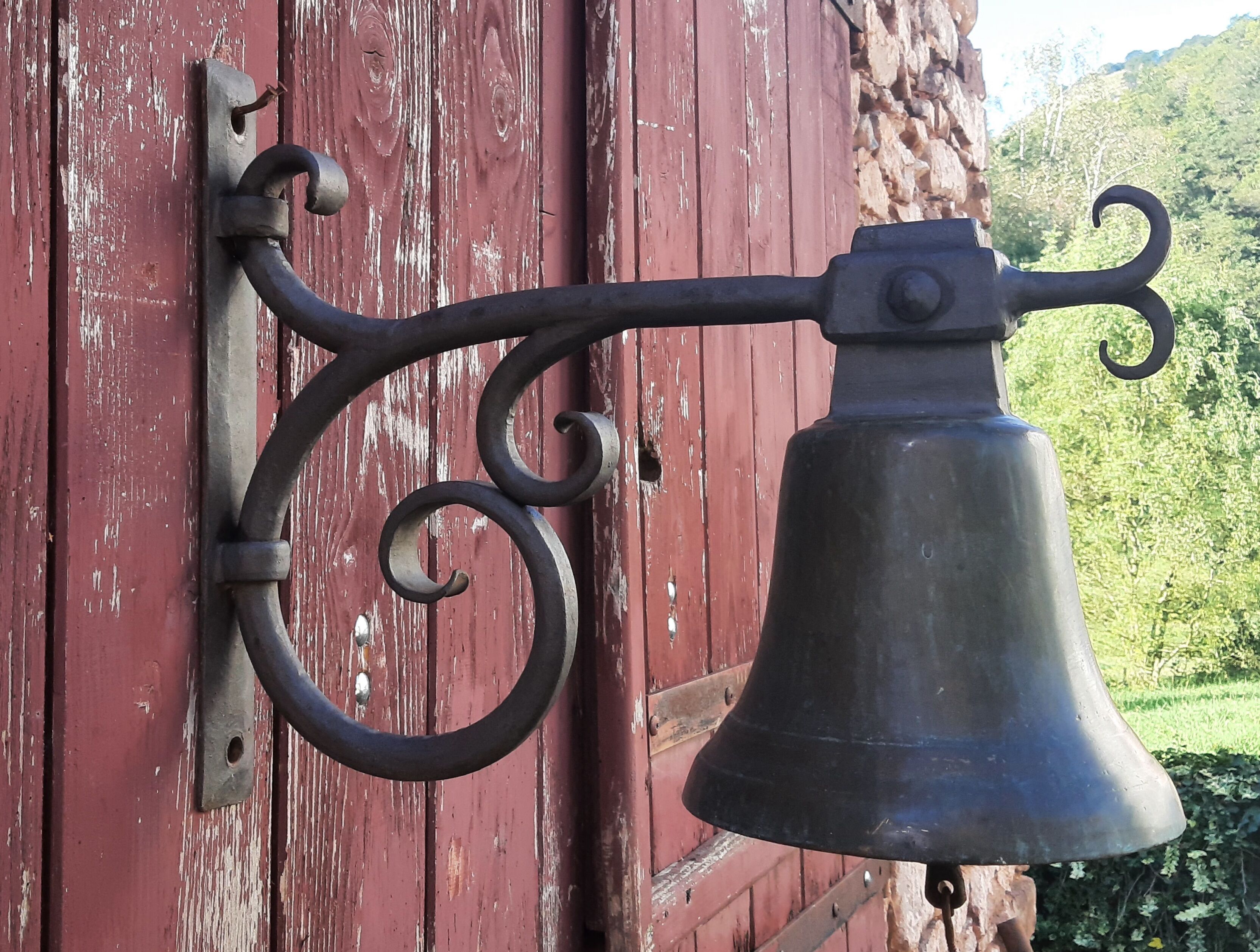 Wall bell