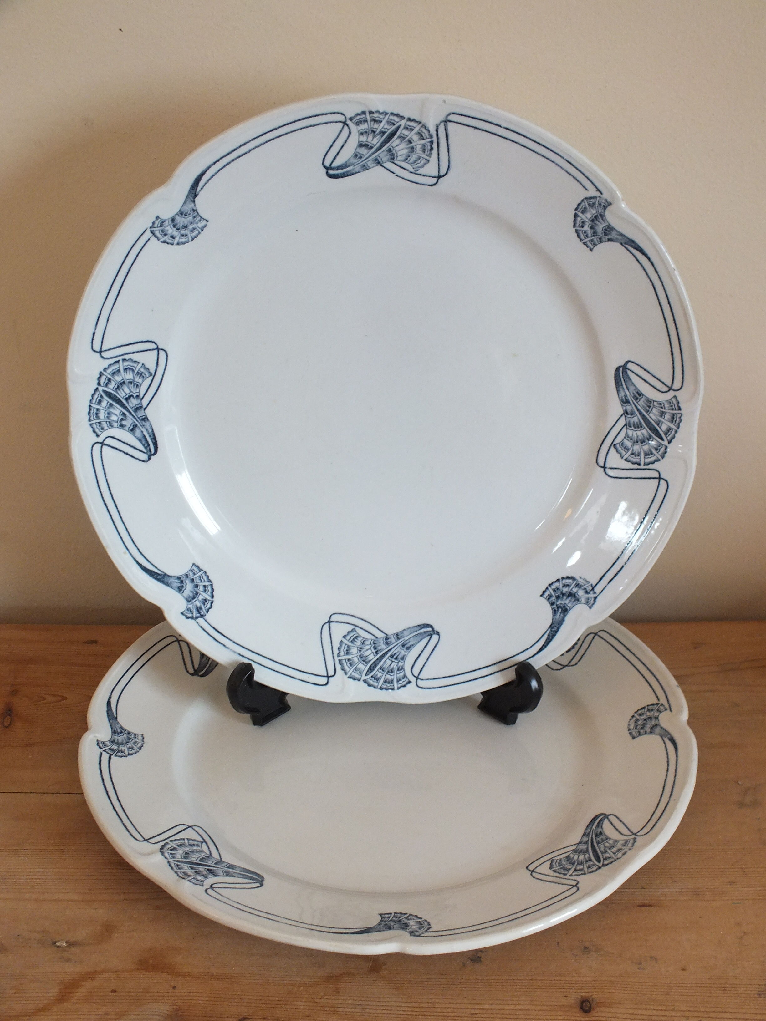 Duo of flat plates Art Nouveau 1900 Onnaing Granite Algeciras