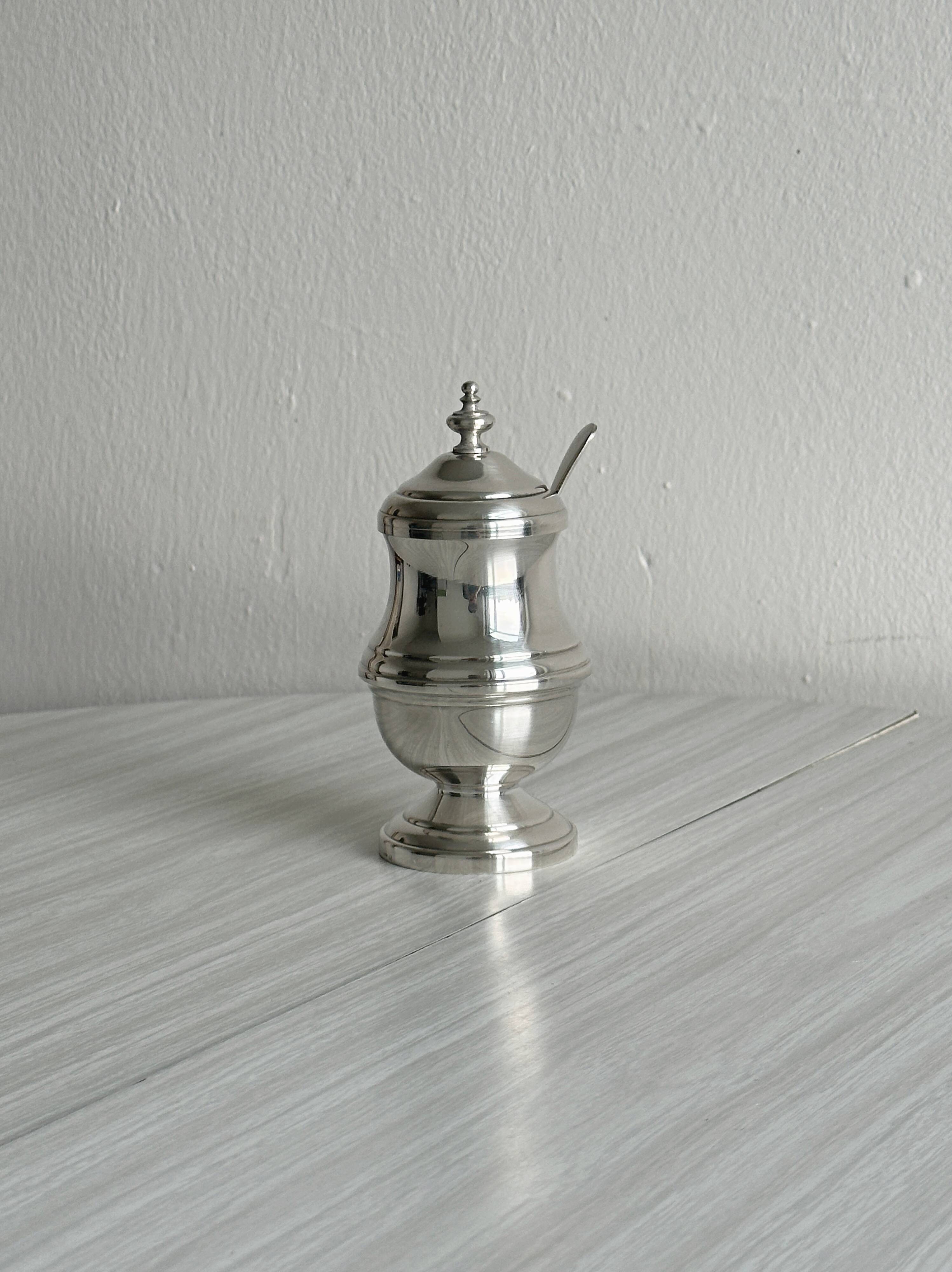 Mustard pot, sugar bowl in silver-plated metal