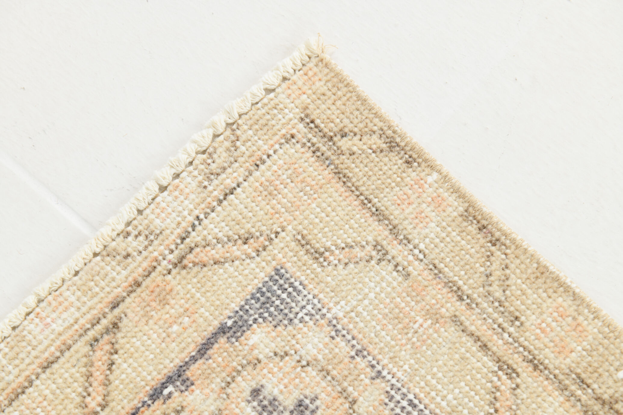 7x10 beige & navy blue vintage rug, 215x302cm