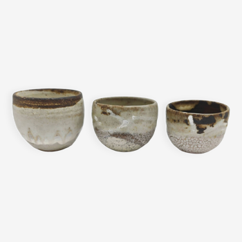 Trilogie de tasses ou gobelets japonisants de la céramiste danoise Gutte Eriksen technique de RAKU