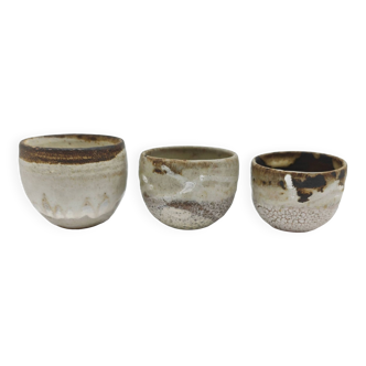 Trilogie de tasses ou gobelets japonisants de la céramiste danoise Gutte Eriksen technique de RAKU