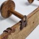 Ancien portemanteau rustique en bois tourné à l'imitation du bambou 1900, 5 patères