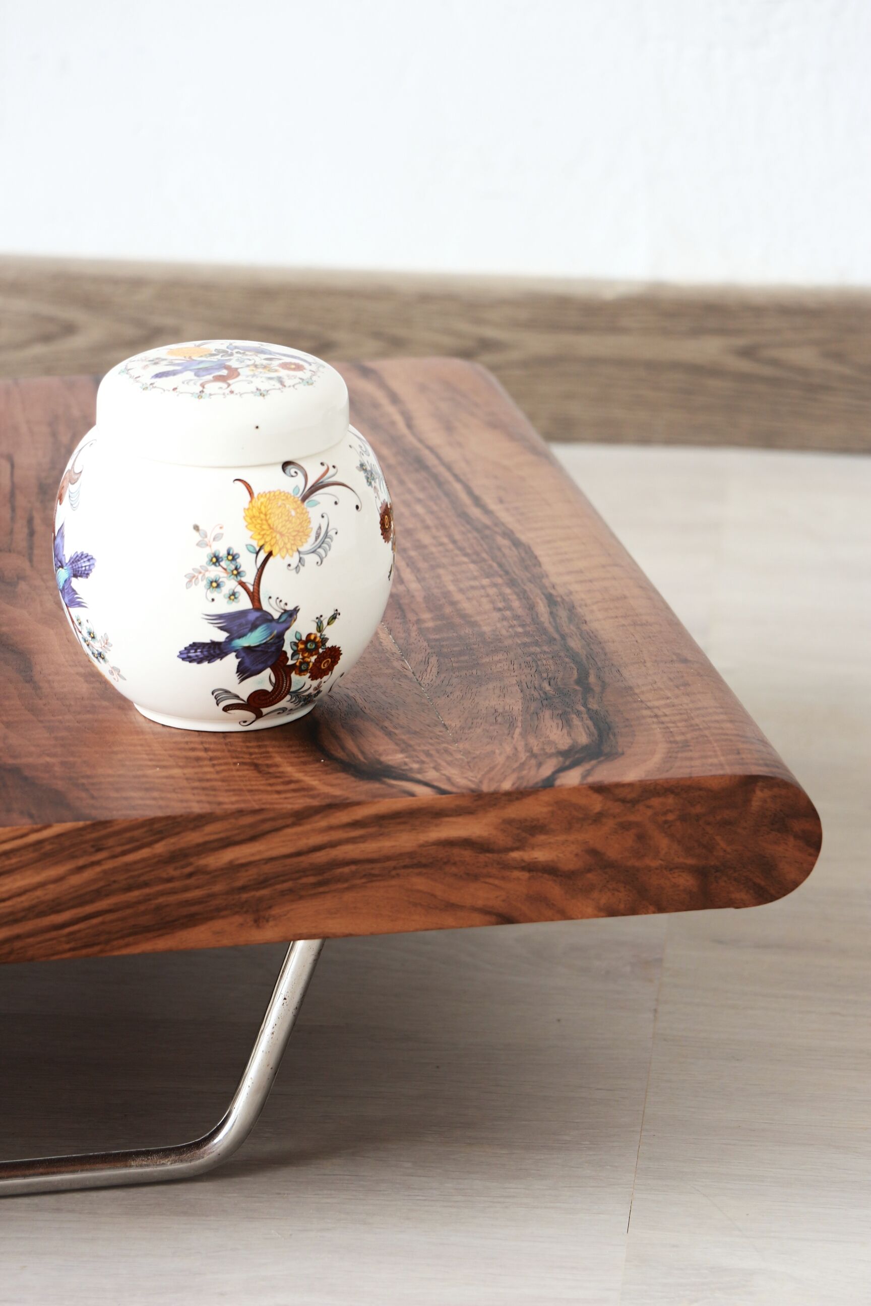 Design coffee table - Walnut