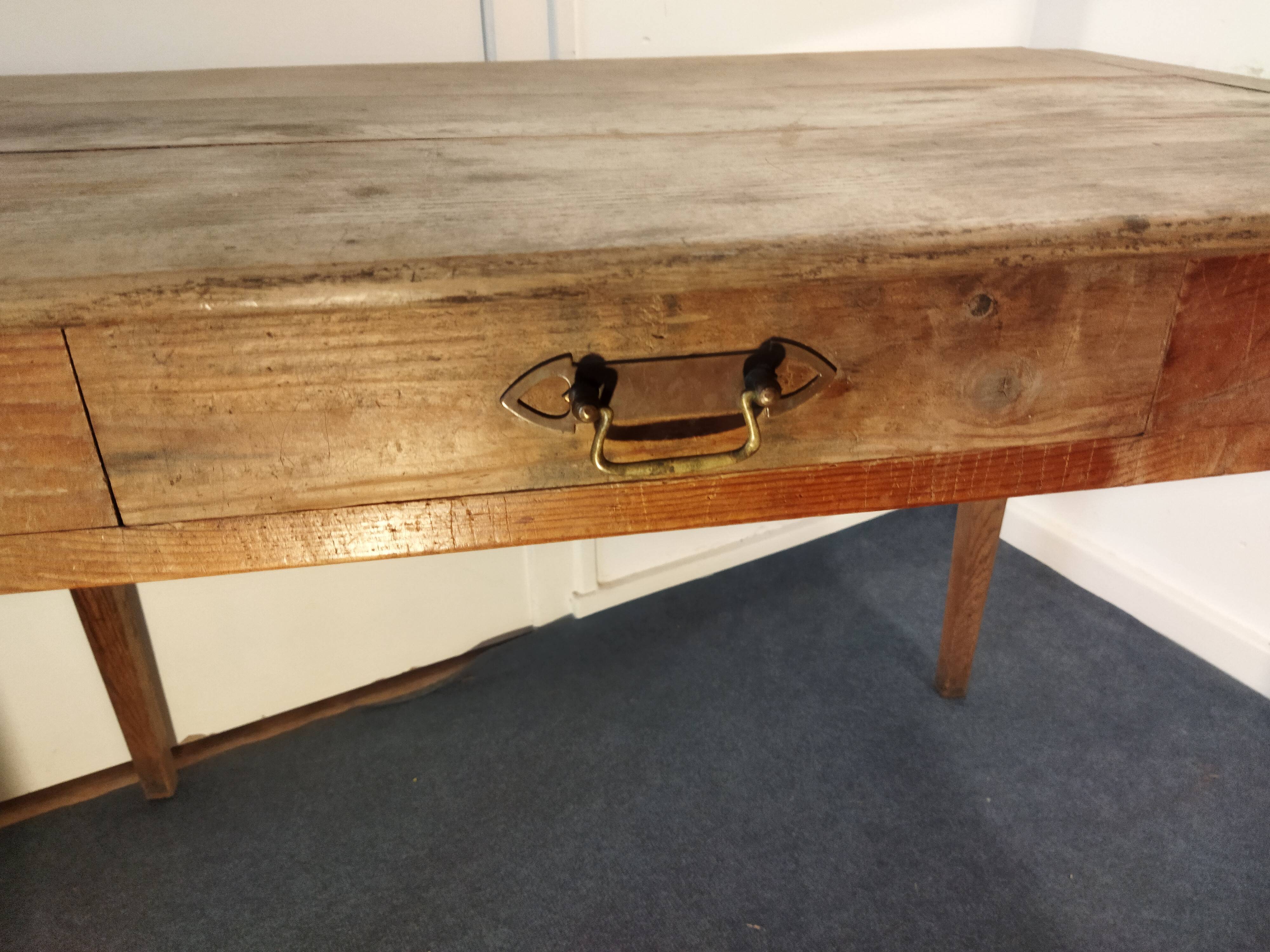 Desktop foot spindles