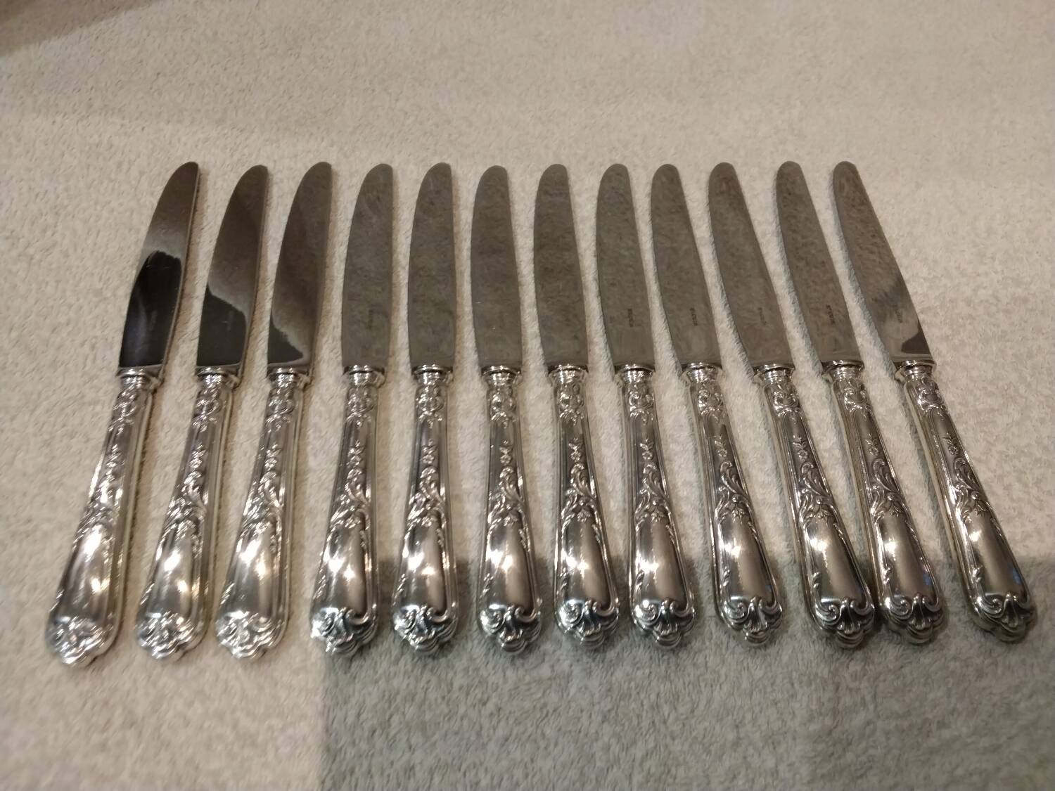 12 silver-plated dessert knives, Ercuis silversmith, Louis XV style, 29