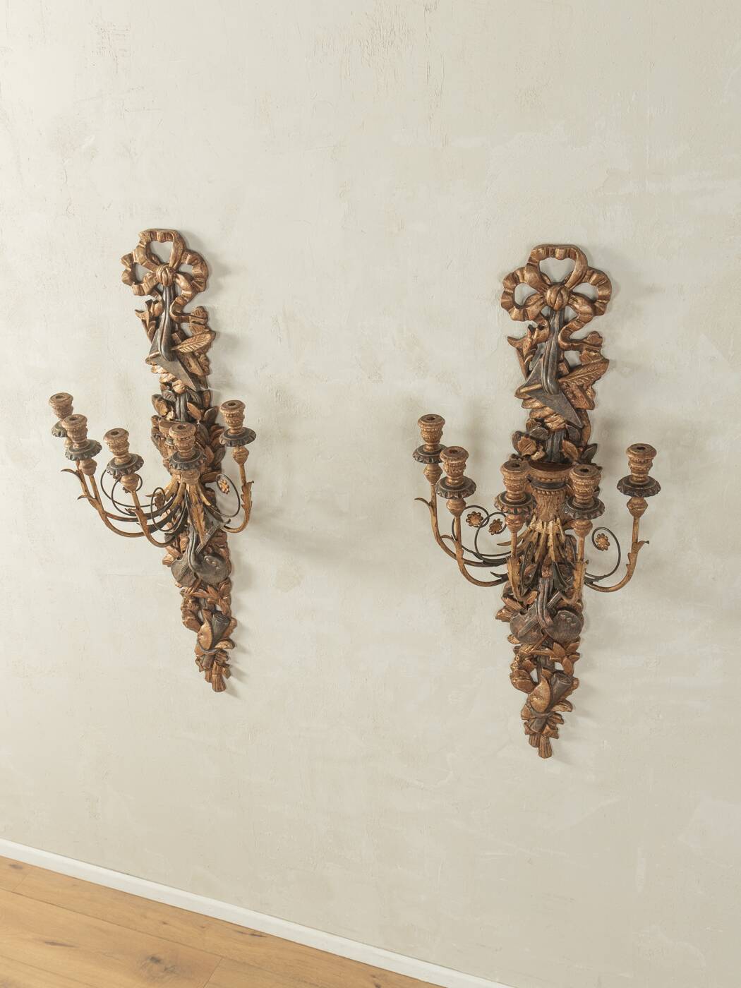 Baroque wall candle holder