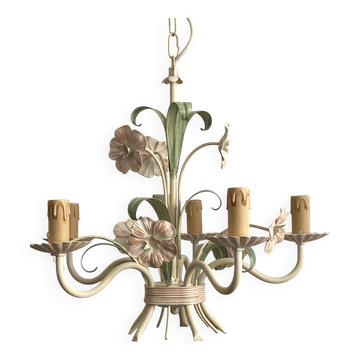 Five-branch enamelled metal chandelier with pink flower decoration.