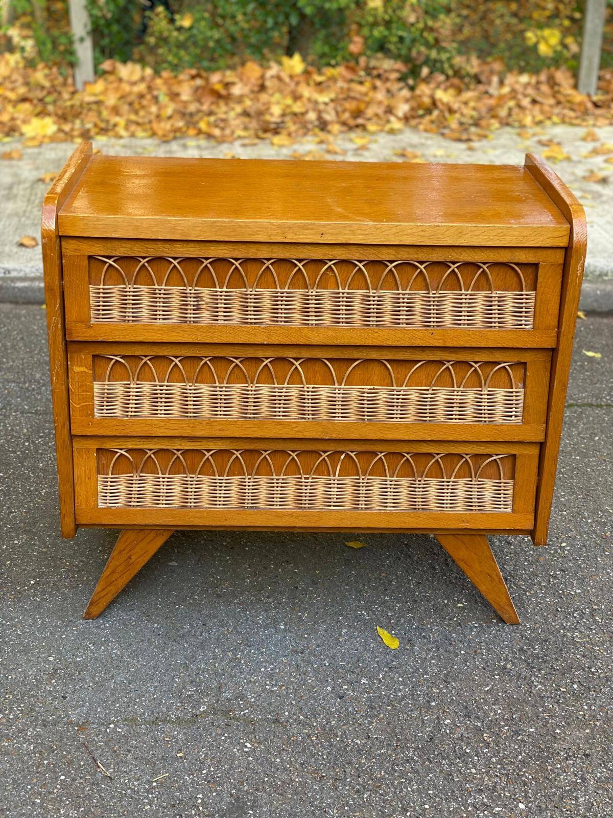Commode scandinave en chêne et rotin des années 60