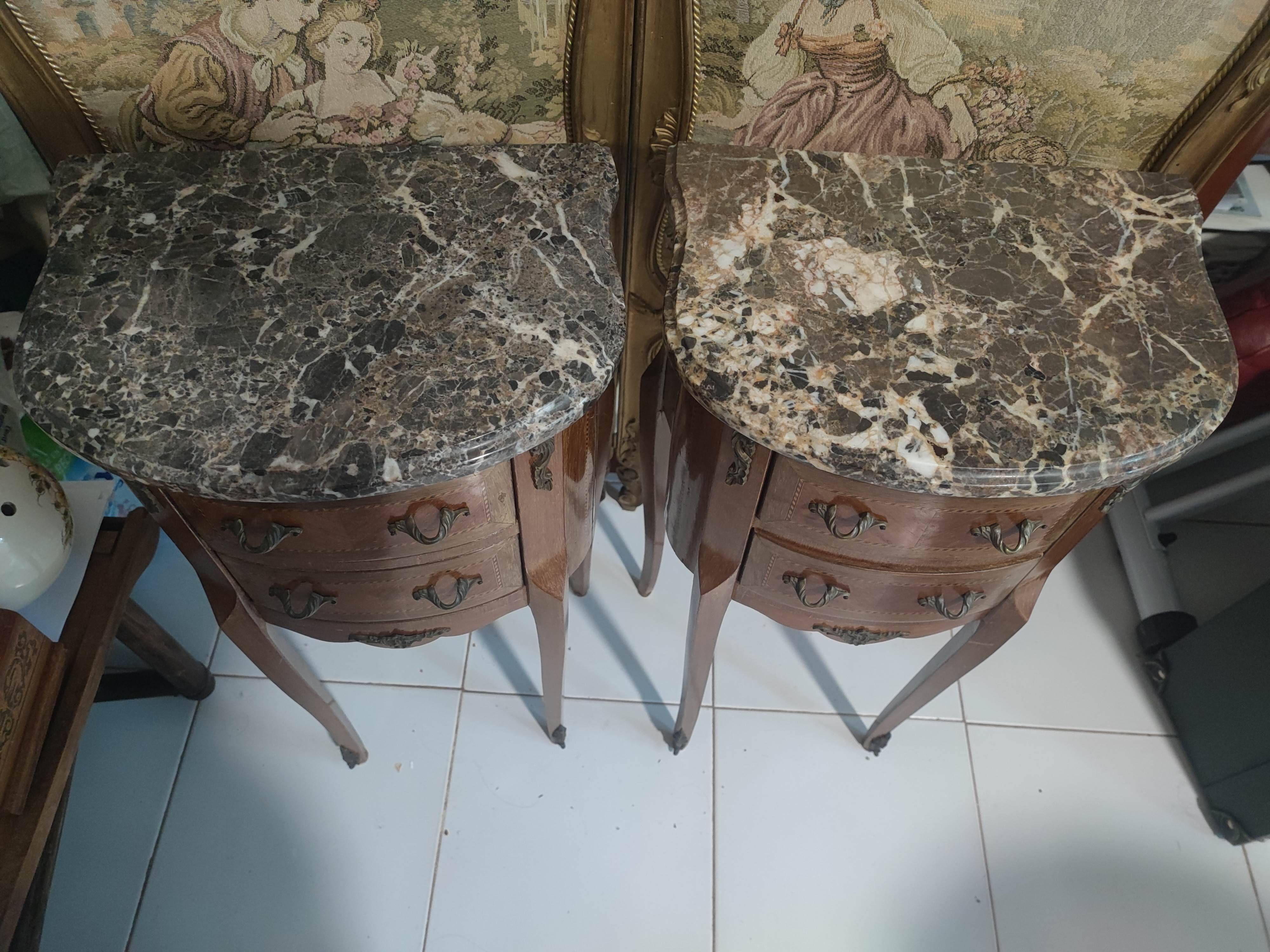 Paire de chevet style Louis xv marqueté