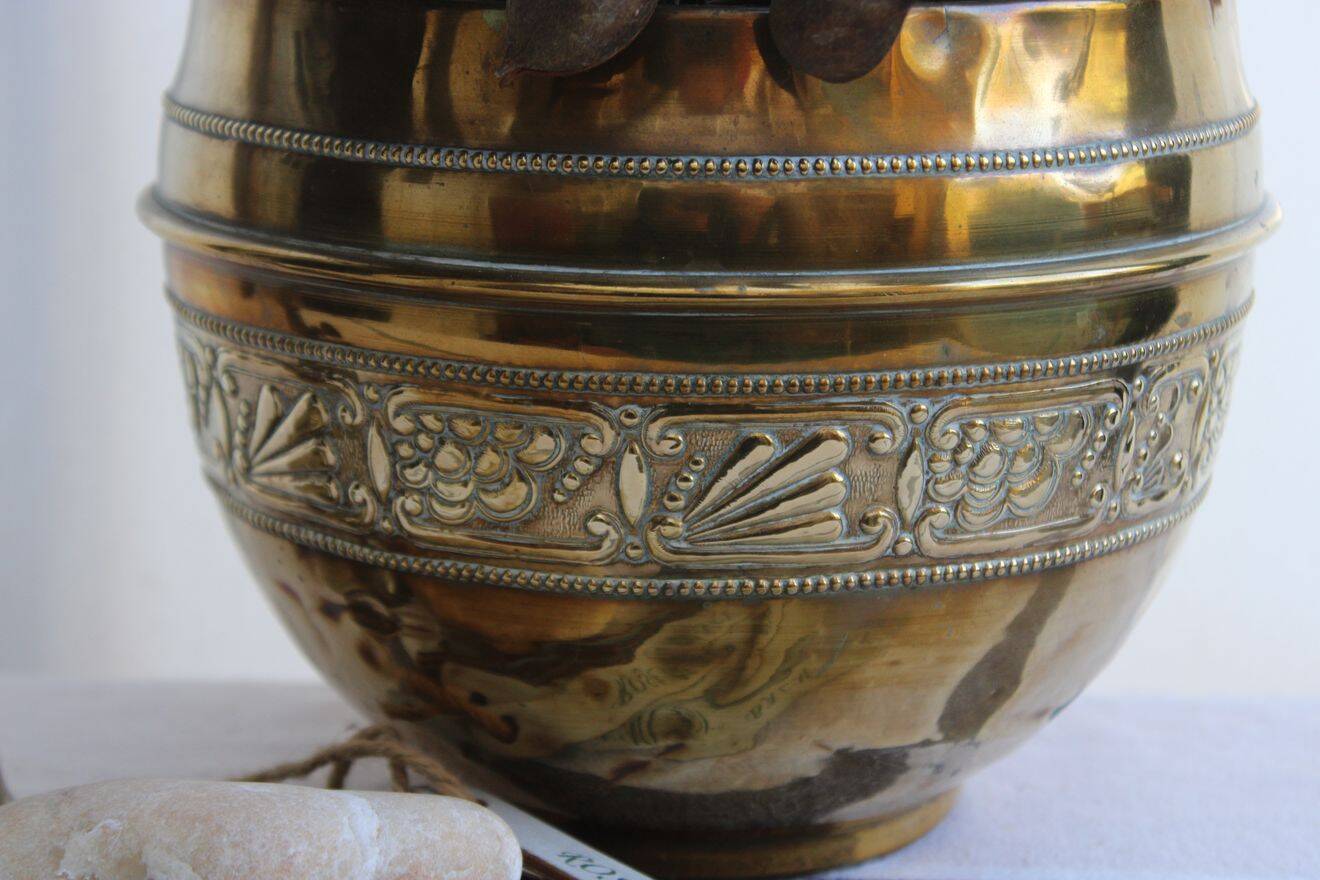Cache-pot en laiton doré