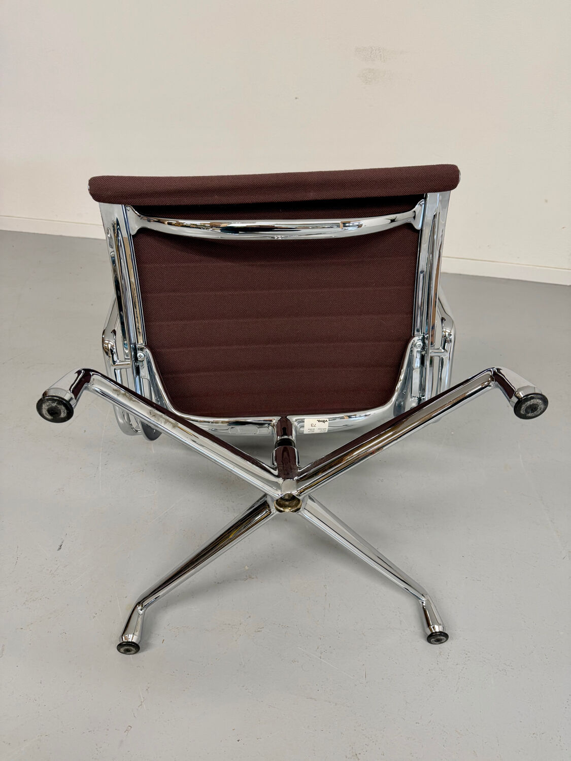 EA 122 swivel chair designed by Charles and Ray Eames for Vitra, 1980s.