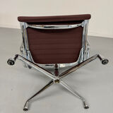 EA 122 swivel chair designed by Charles and Ray Eames for Vitra, 1980s.