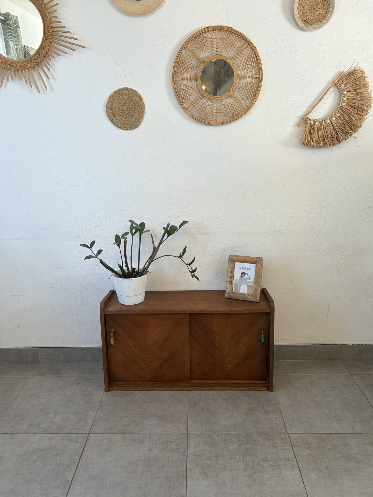 Vintage 1960s TV unit/storage.