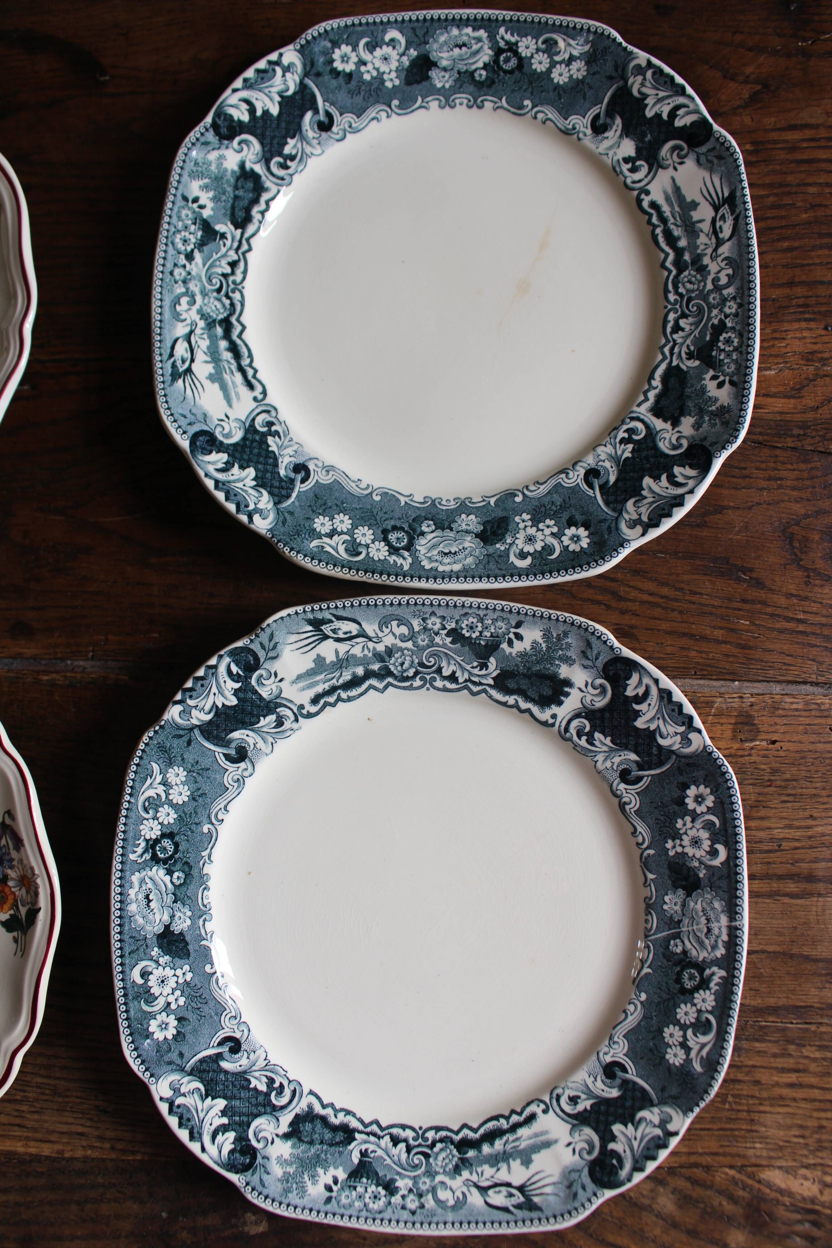 A set of 6 flat plates pairs Sarreguemines Lunéville Blue Flowers.