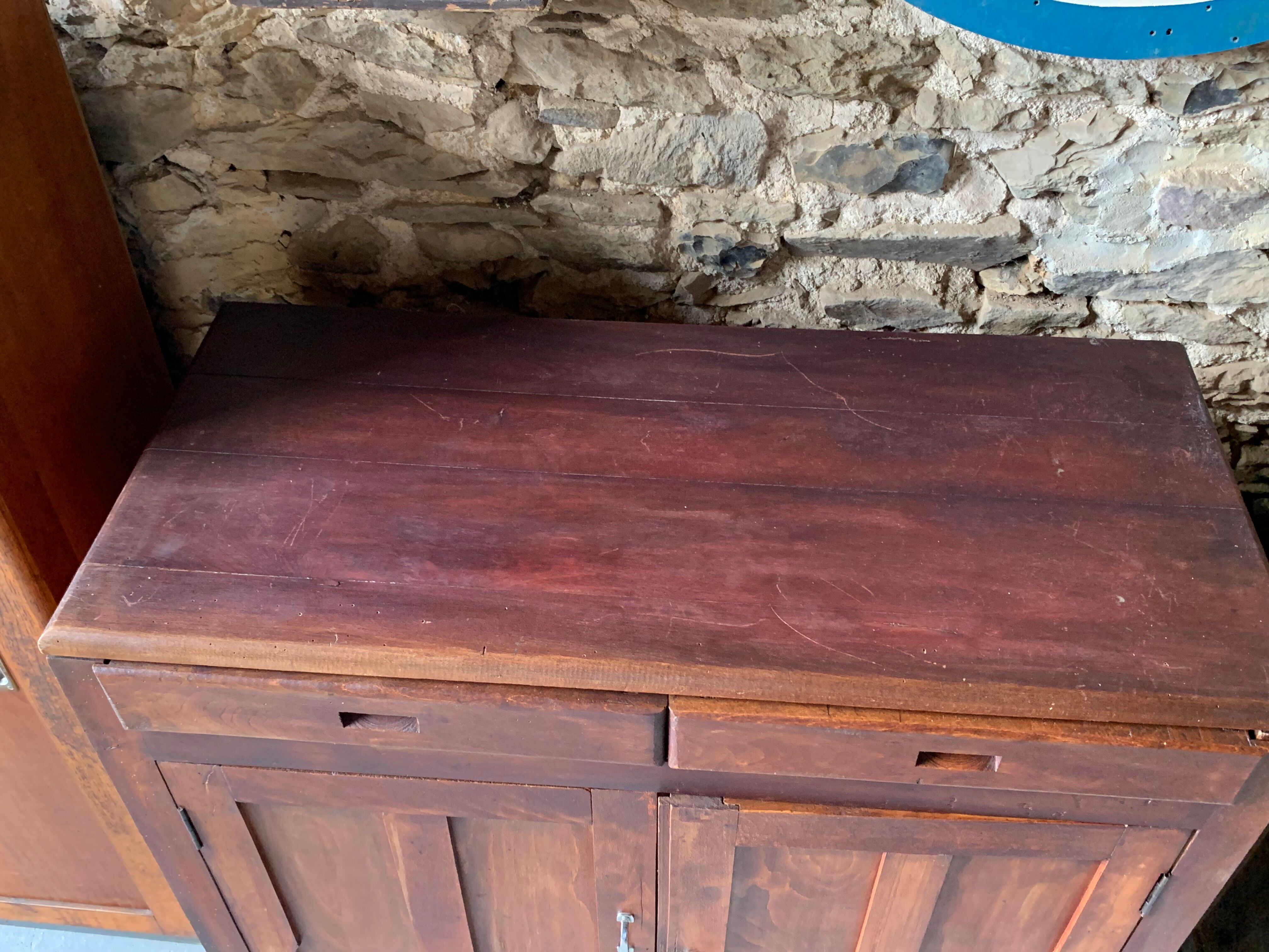 Parisian buffet - offset handles