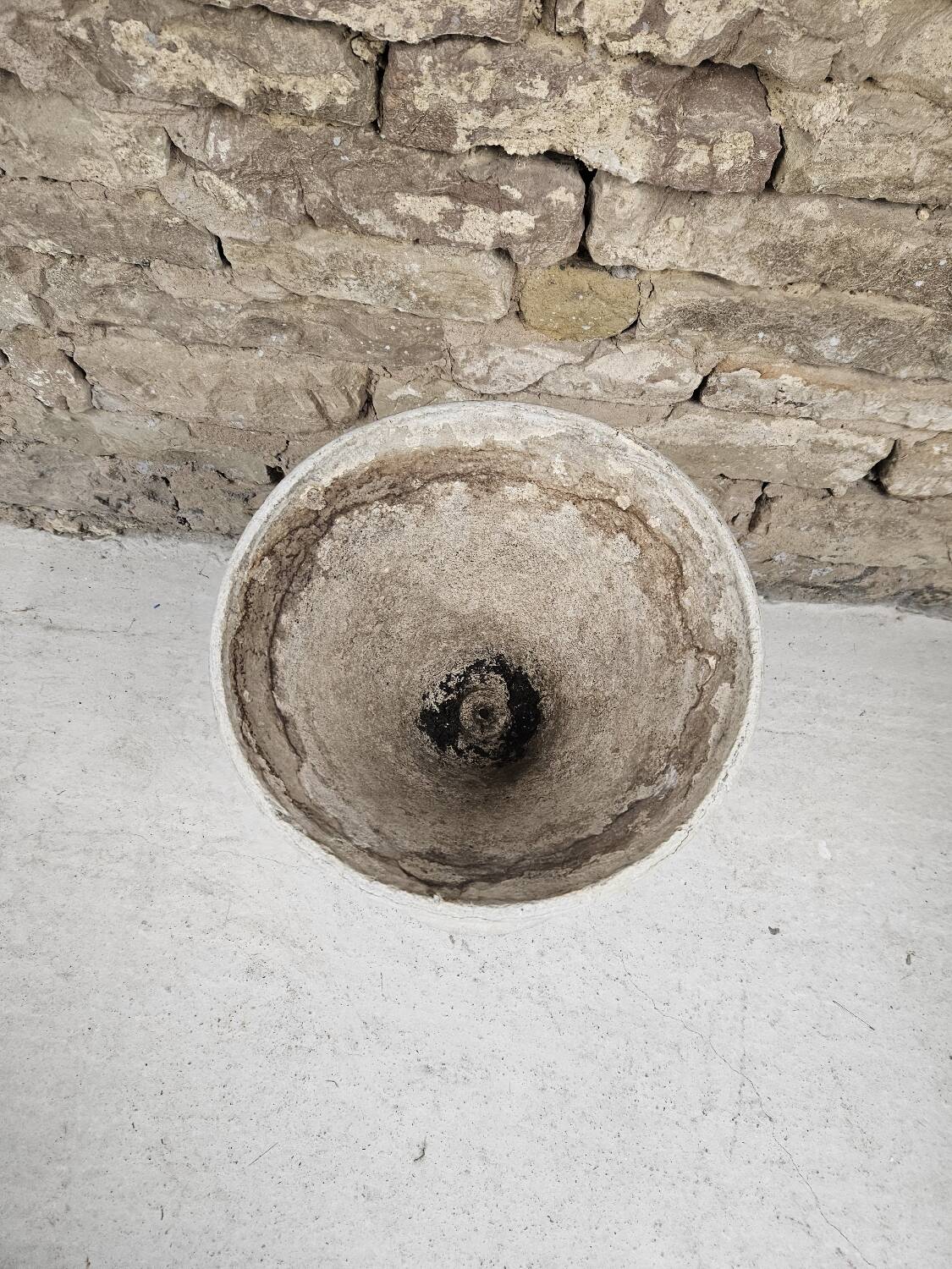 Diabolo planter by Anton Bee for Eternit