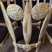 suite de huit chaises