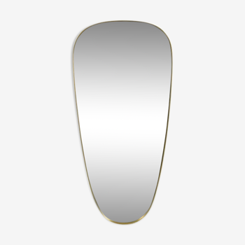 Mirror and free-shape brass contour