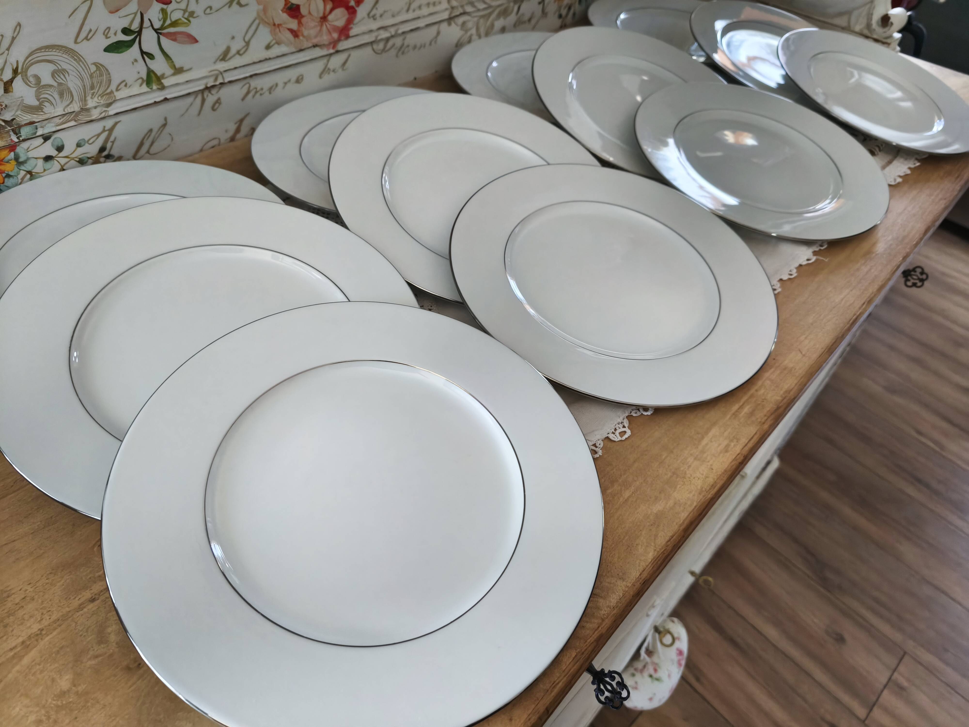 Set of 12 white porcelain dinner plates with double silver rim
