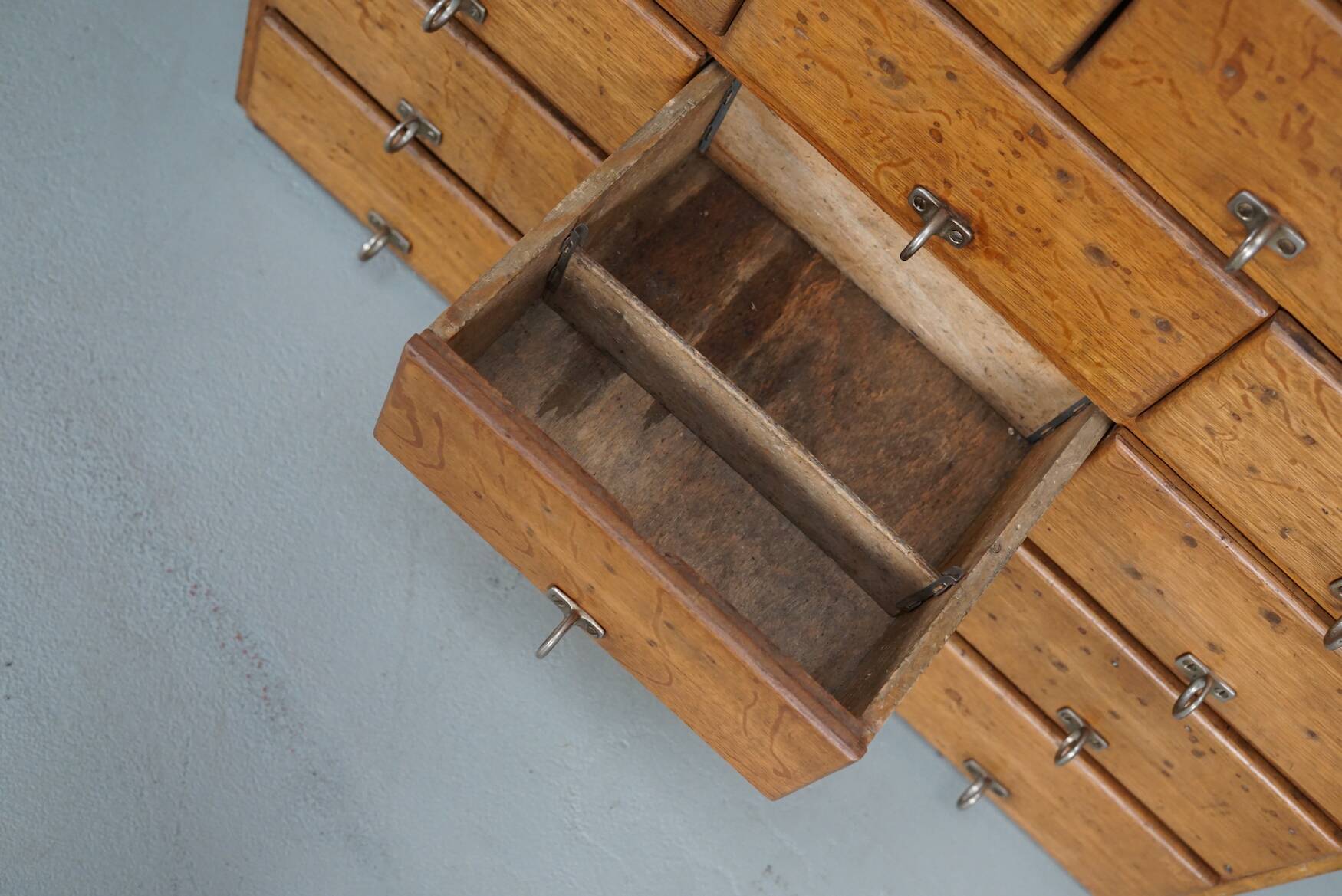 Armoire d'apothicaire vintage allemande en pin et chêne, années 1950