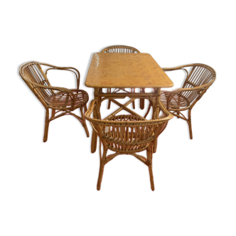 Ensemble table et chaises en rotin