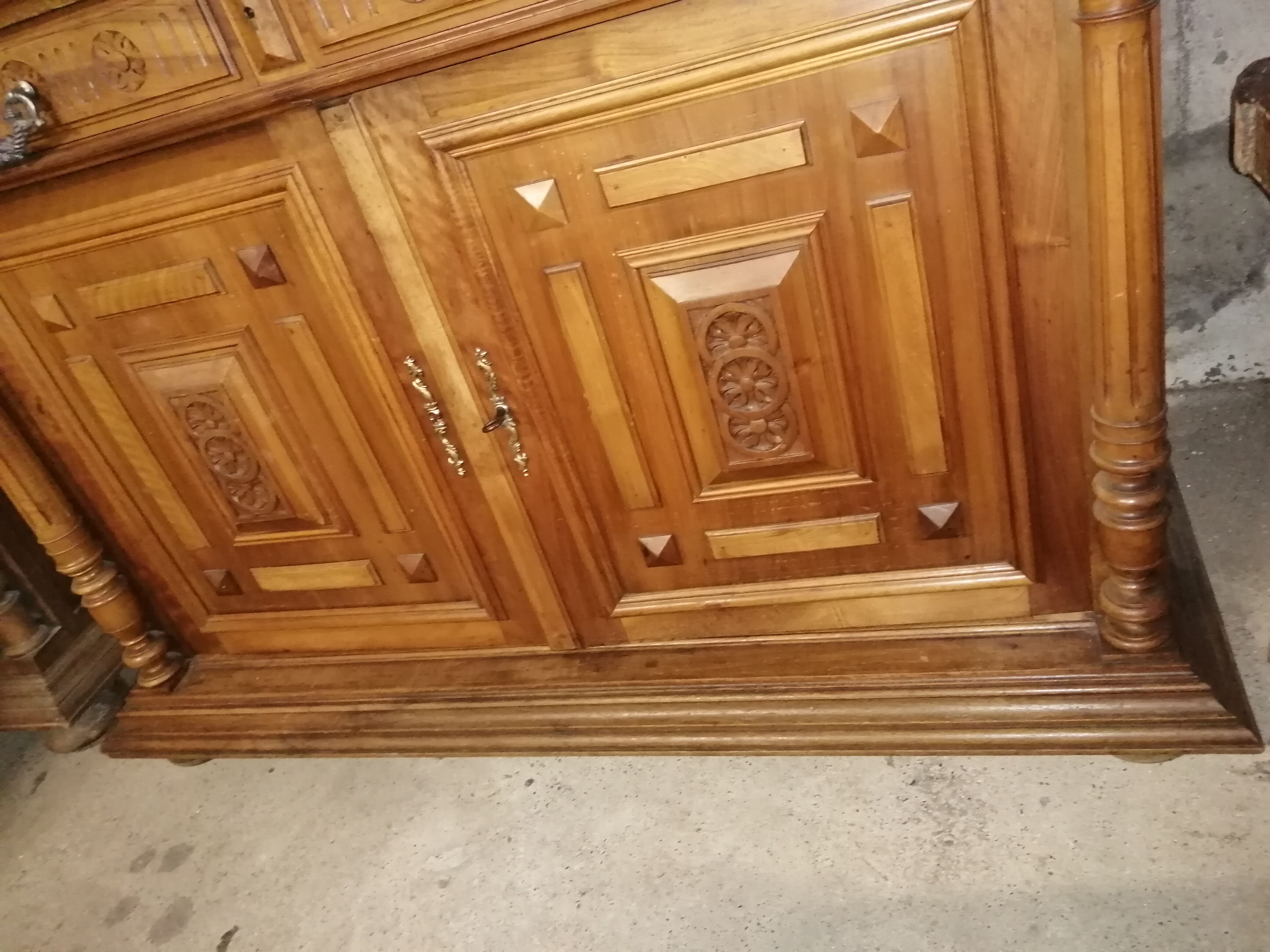 Buffet de Style Henri II