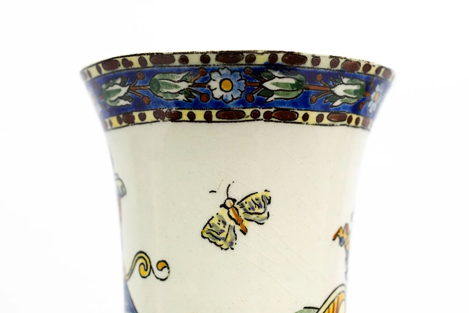 Cornet vase in fine earthenware from Gien, Renaissance decoration — late 19th century