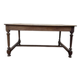 Bureau de style Louis XIII en noyer