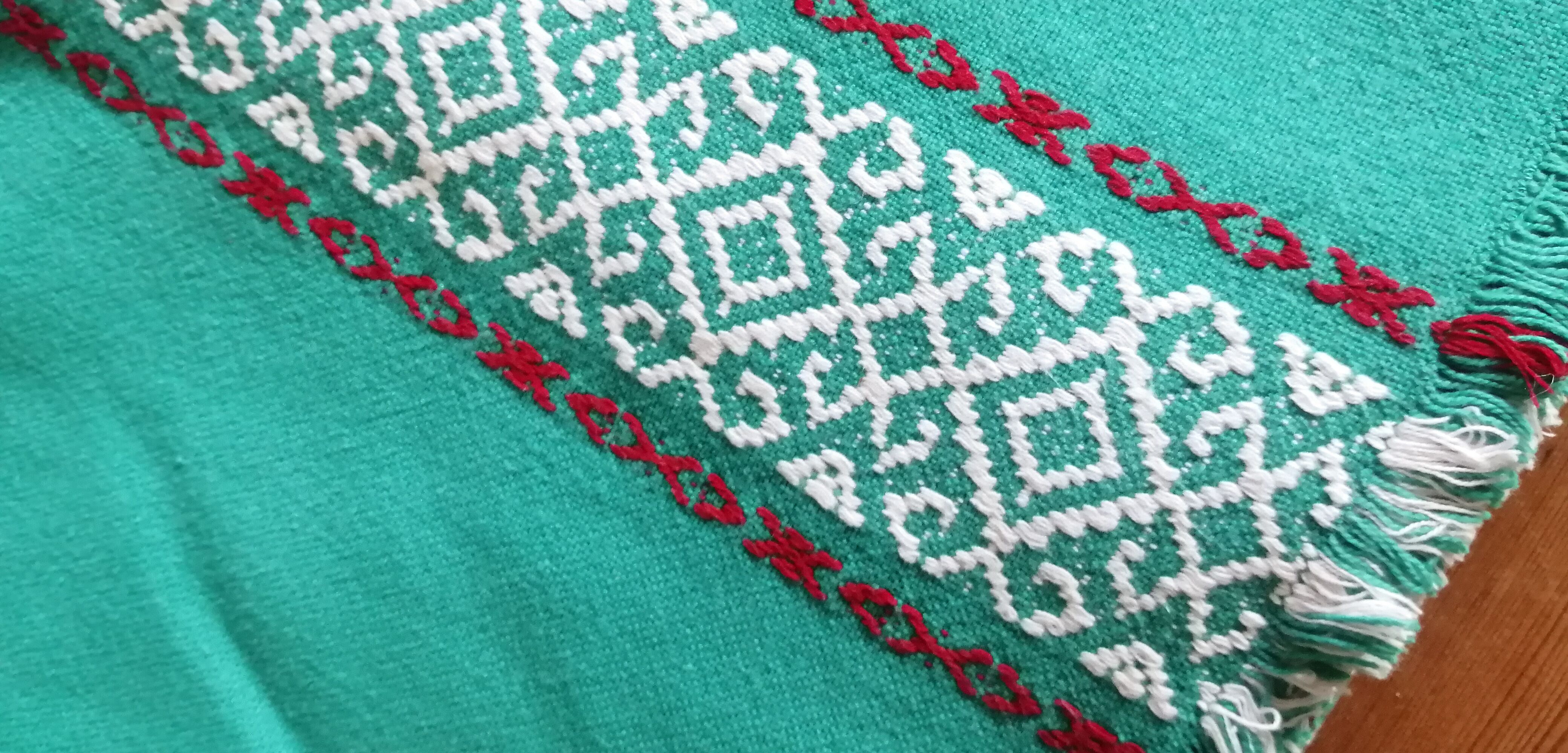 Tablecloth and 8 matching towels Old Green Basque