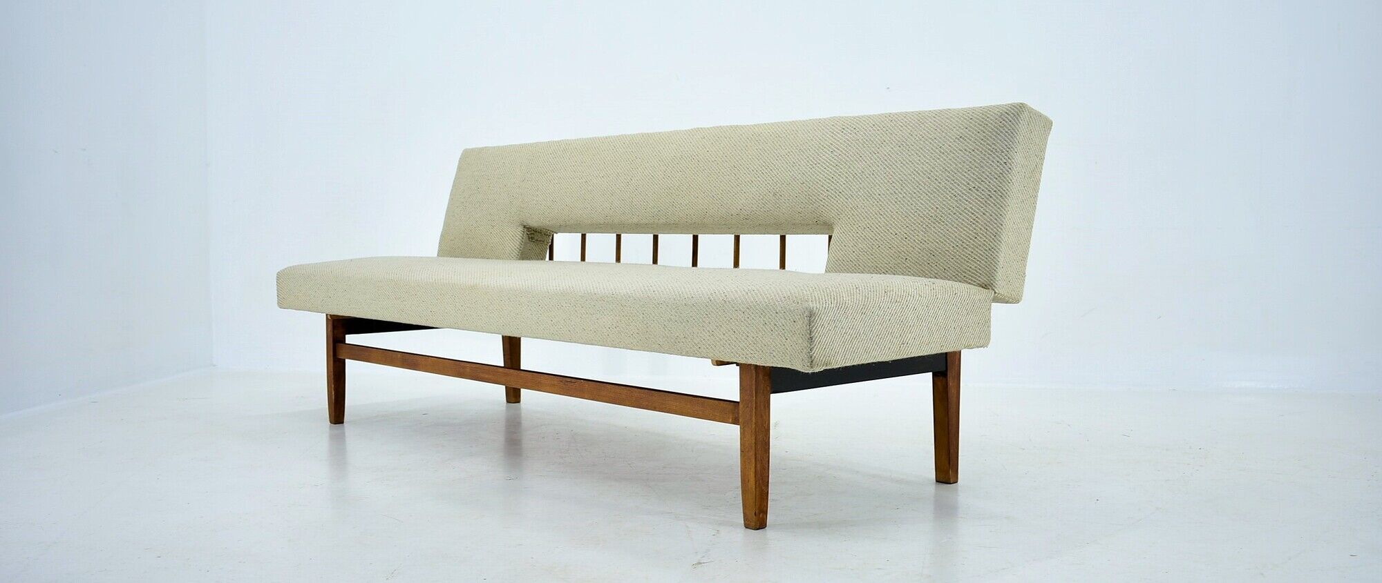 Mid-Century Sofa / Daybed Designed by Miroslav Navratil, 1960s