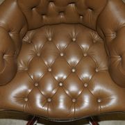 Fauteuil de bureau Chesterfield capitonné cuir George Smith