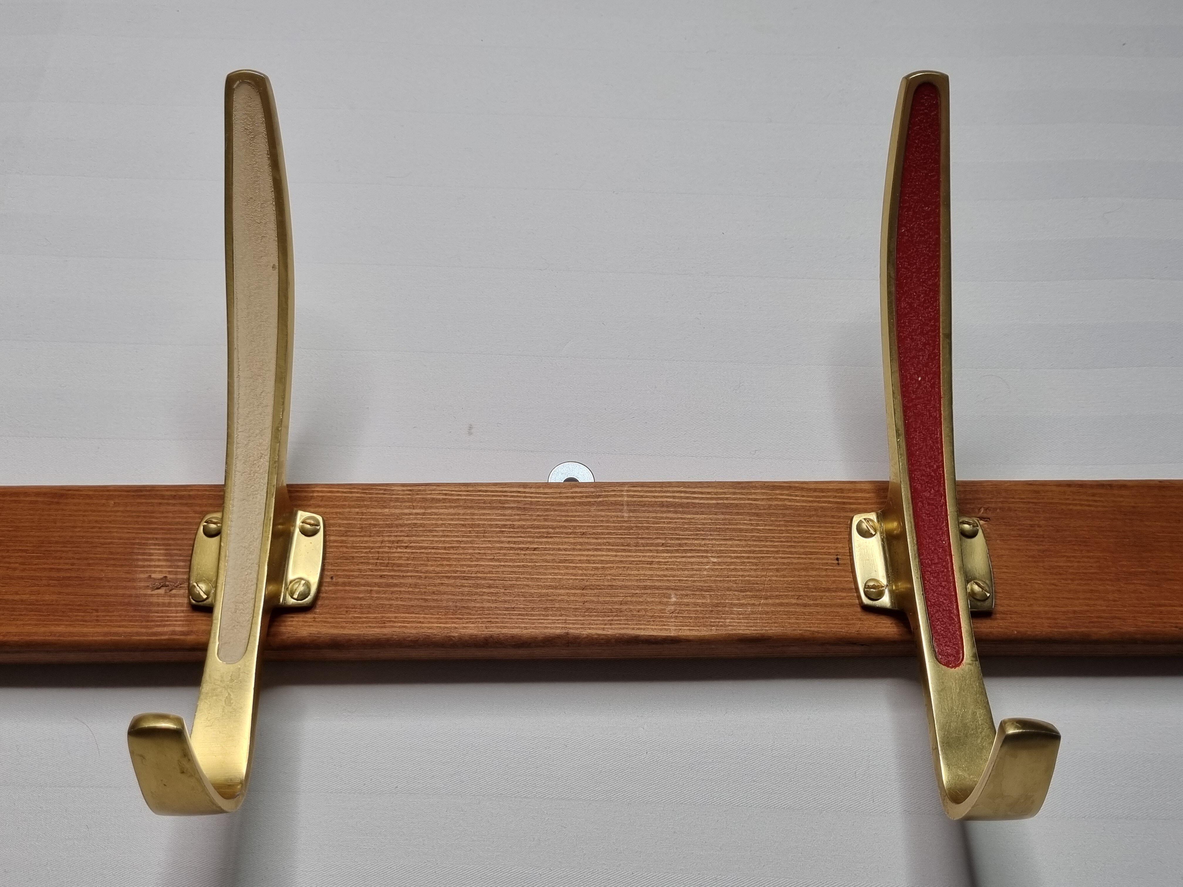 Portemanteau en laiton et bois, 4 patères doubles vintage