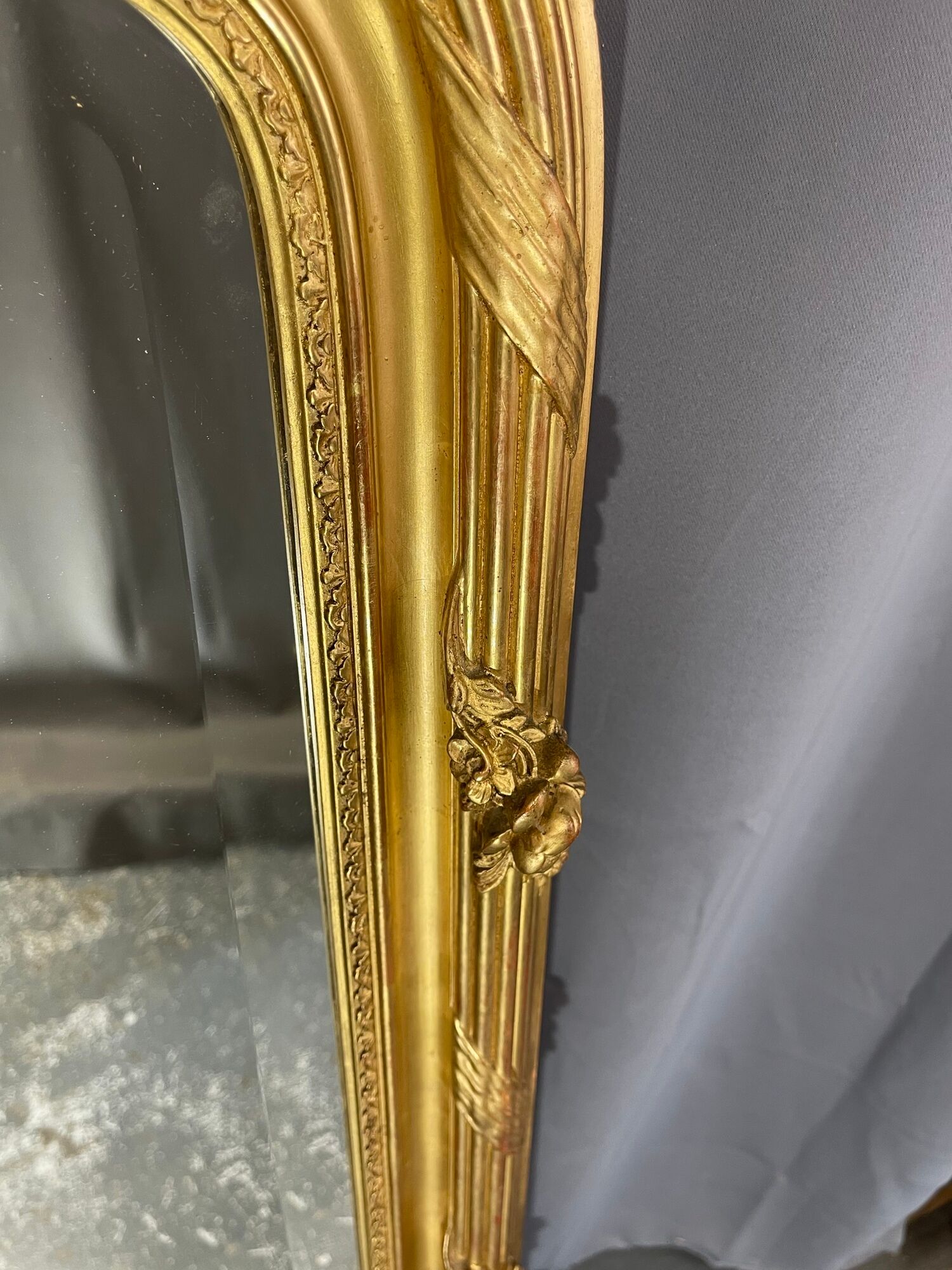 Mirror period XIXth Napoleon III, gilding gold leaf, very good condition