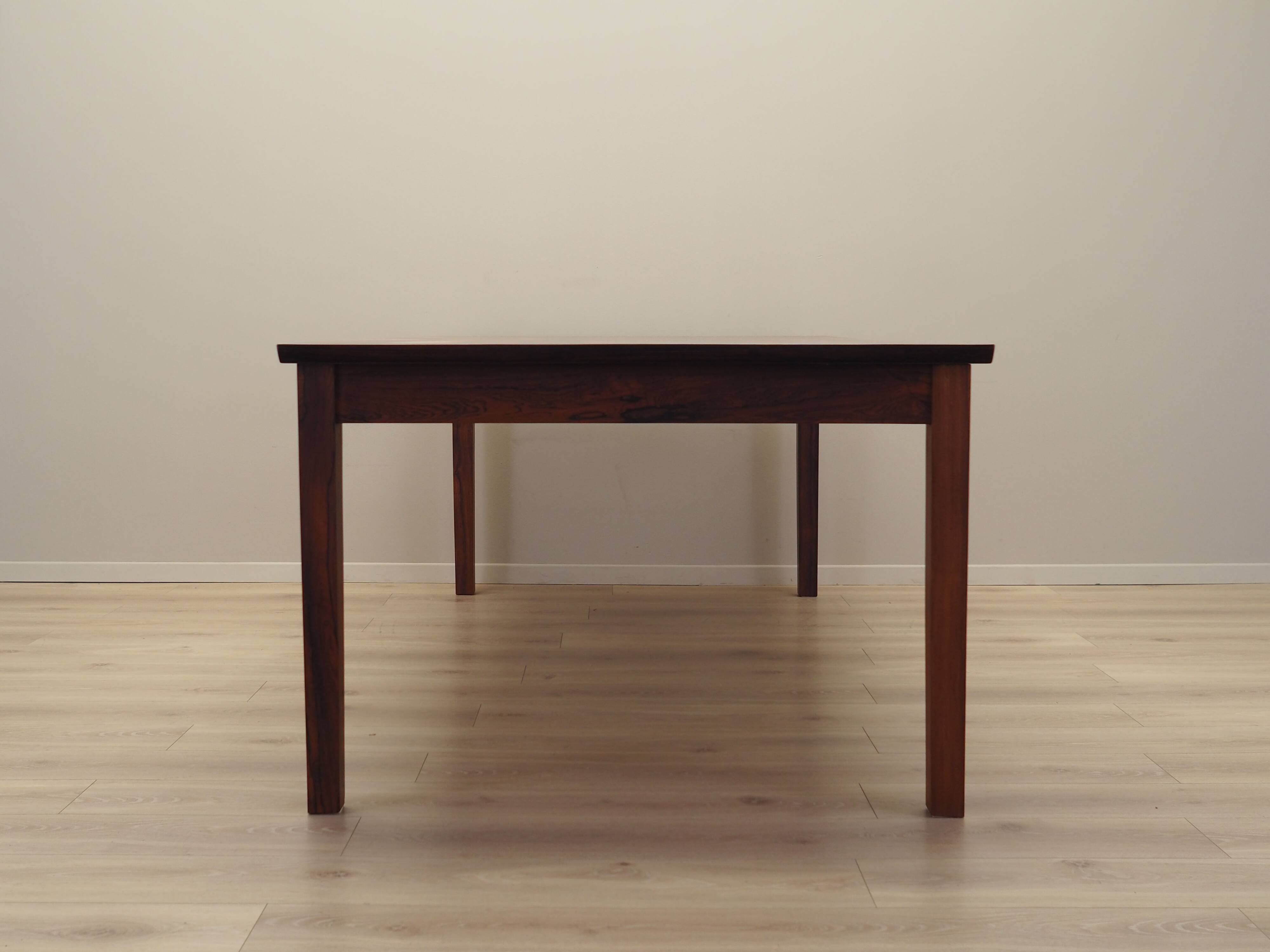 Table en palissandre, design danois, années 1970, production : Danemark