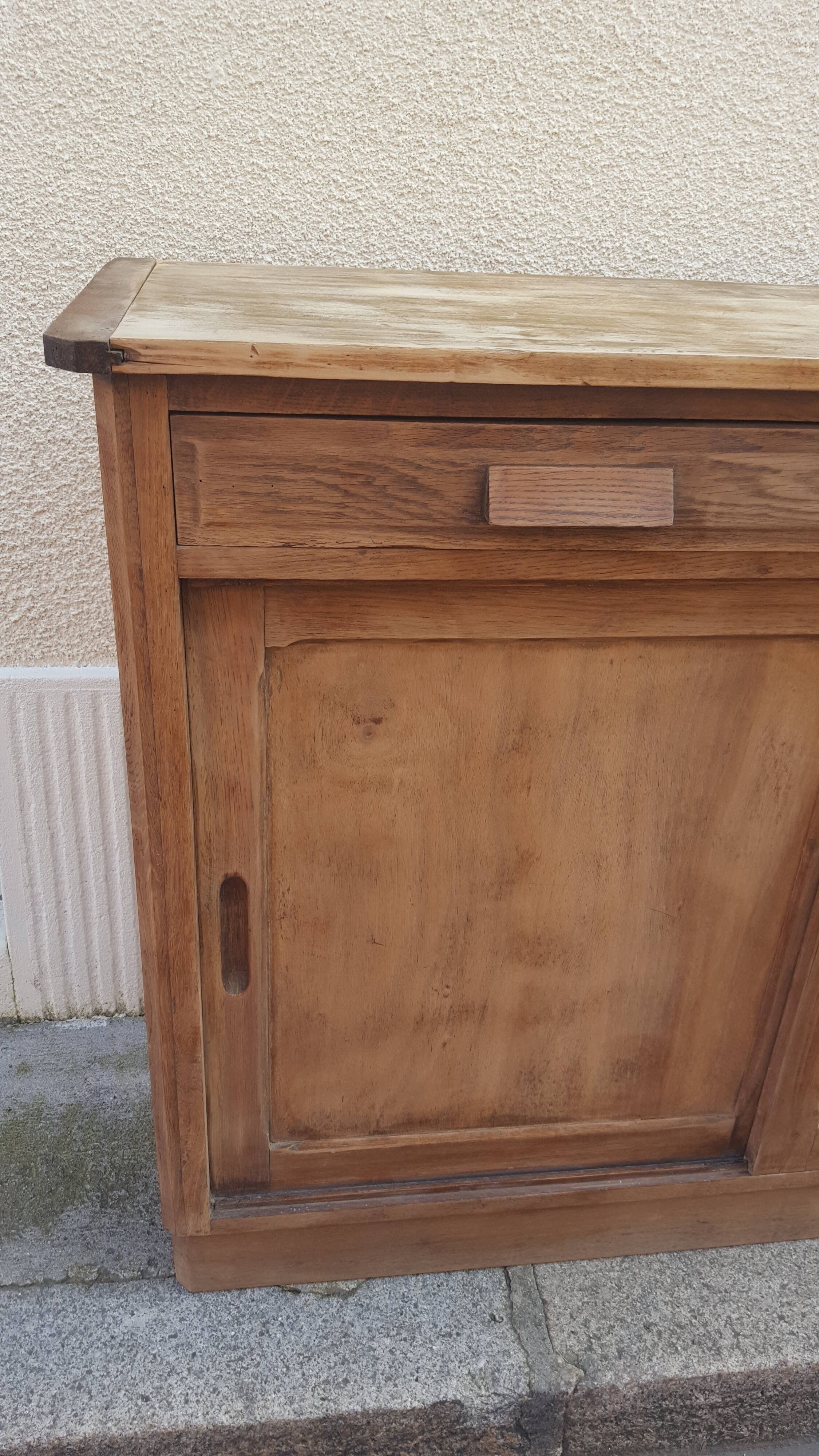 Buffet wood rough sliding doors