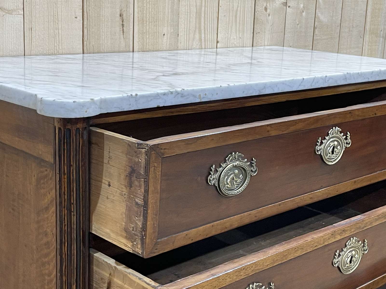 Louis XVI XIXth chest of drawers in mahogany and walnut and white marble top